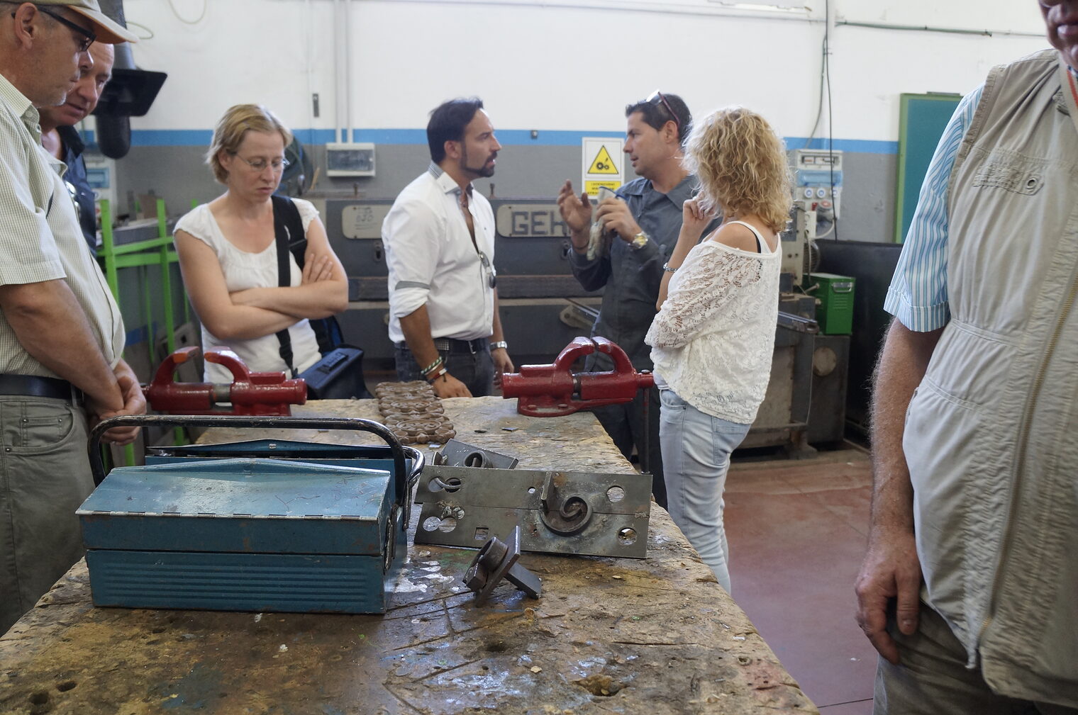 Im Rahmen des Projektes "Nachhaltiges Handwerk ohne Grenzen" hatten sieben Metallbauunternehmen aus dem Kammerbezirk Potsdam die Möglichkeit, drei Tage lang Metallbaubetriebe in Andalusien zu besuchen und sich über die Branche zu informieren. 