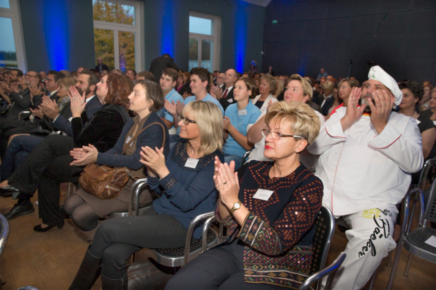 4. November auf Schloss Neuhardenberg: Neun Unternehmen aus Brandenburg wurden mit dem Zukunftspreis des Landes Brandenburg 2016 ausgezeichnet. Zu ihnen gehörten mit der ¿SIK-Holz GmbH¿ aus Langenlipsdorf und ¿Ihre kleine Backstube¿ aus Bergholz-Rehbrücke auch zwei Unternehmen des westbrandenburgischen Handwerks. Ehrenpräsidenten der Handwerkskammer Potsdam, Klaus Windeck, mit dem Sonderpreis für Lebenswerk geehrt.