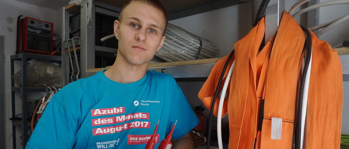 Herbert Götz, Azubi im Elektrobetrieb Strommenger Herbert Götz vom Elektromeisterbetrieb Strommenger ist Azubi des Monats August.