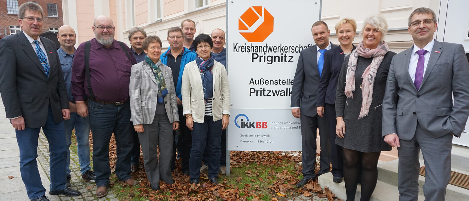 Vertreter der Handwerkskammer Potsdam und der Kreishandwerkerschaft Prignitz Vertreter der Handwerkskammer Potsdam und der Kreishandwerkerschaft Prignitz