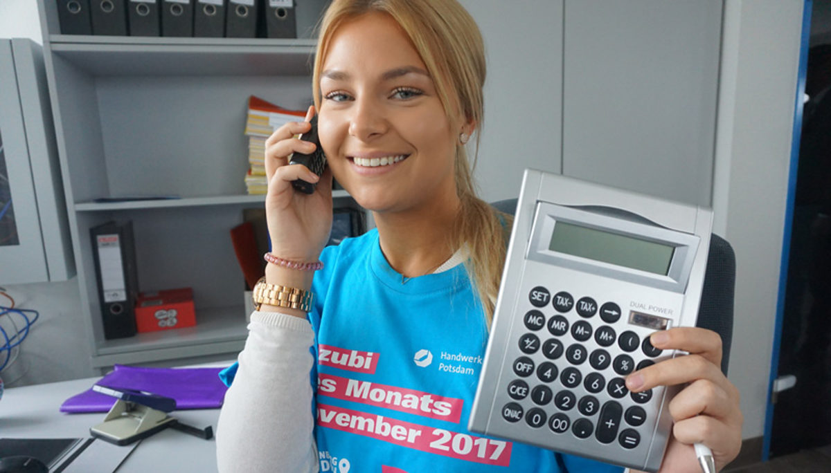 Julia Wernitz ist Azubi des Monats November 2017 Julia Wernitz ist Azubi des Monats November