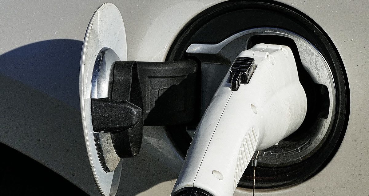 electric-car-2862381_1920