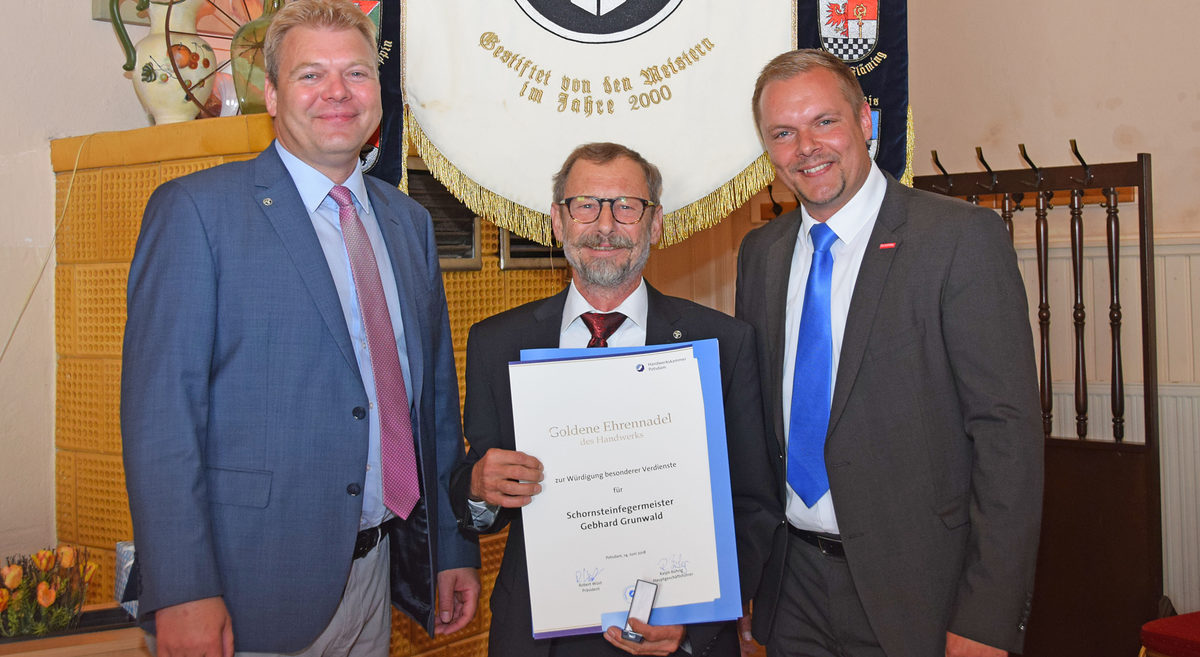Landesinnungsmeister Markus Hirschnitz, Gebhard Grunwald, HWK-Präsident Robert Wüst Landesinnungsmeister Markus Hirschnitz, Gebhard Grunwald, HWK-Präsident Robert Wüst