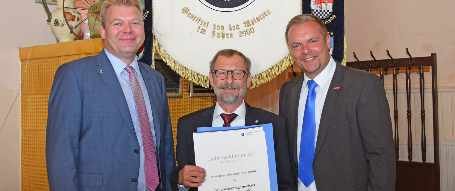 Landesinnungsmeister Markus Hirschnitz, Gebhard Grunwald, HWK-Präsident Robert Wüst