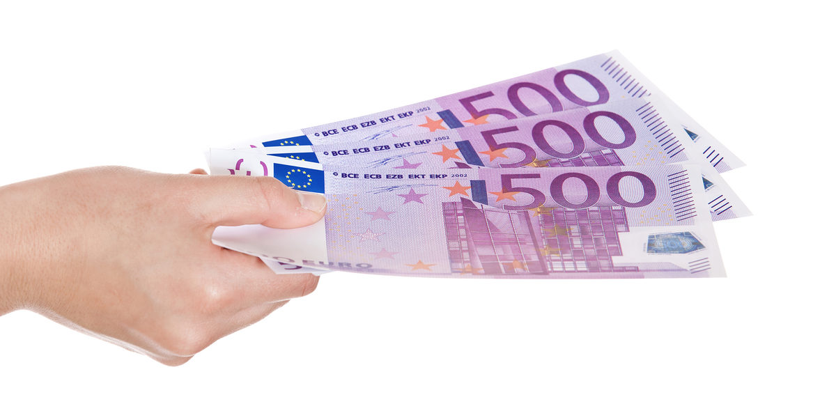 1500 euro, 1500, geldpreis, jackpot, geldgewinn, preis, gewinn, rendite, euro, geld, geld verdienen, geld sparen, bonus, prämie, finanzen, finanzplanung, taschengeld, geld überreichen, freisteller, freigestellt, weißer hintergrund