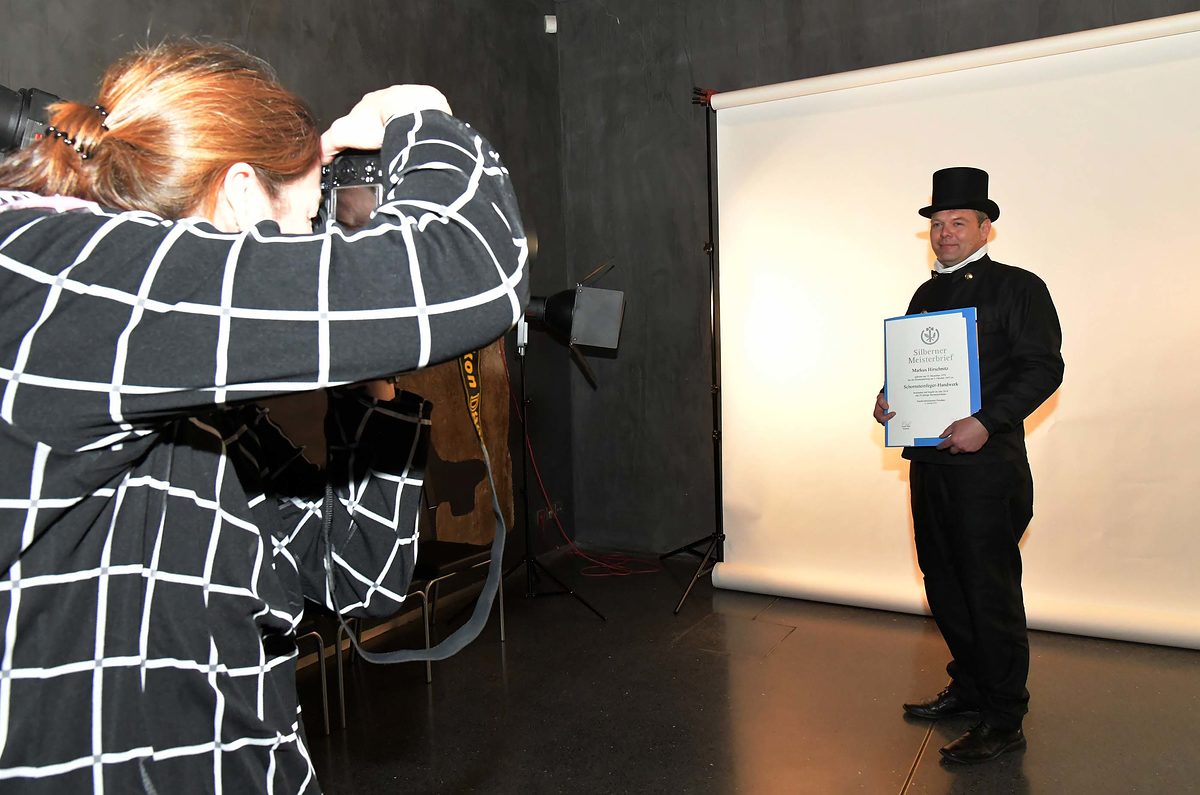 Fotografin Claudia Pfeil beim Shooting der Silbermeister 2018 Fotografin Claudia Pfeil beim Shooting der Silbermeister 2018