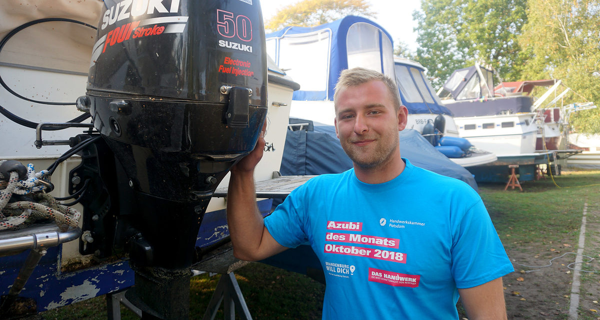 Patrick Anske in seinem Ausbildungsbetrieb Wassersportzentrum Oranienburg Azubi des Monats Anske