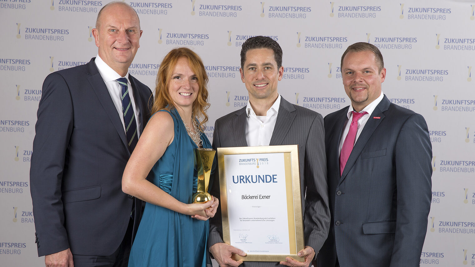 Tel 0335 62472 mobil: 01714128887 mail: winfried.mausolf@t-on