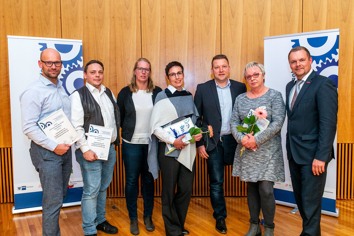 IHK Auszeichnungsveranstaltung Gruppenfoto