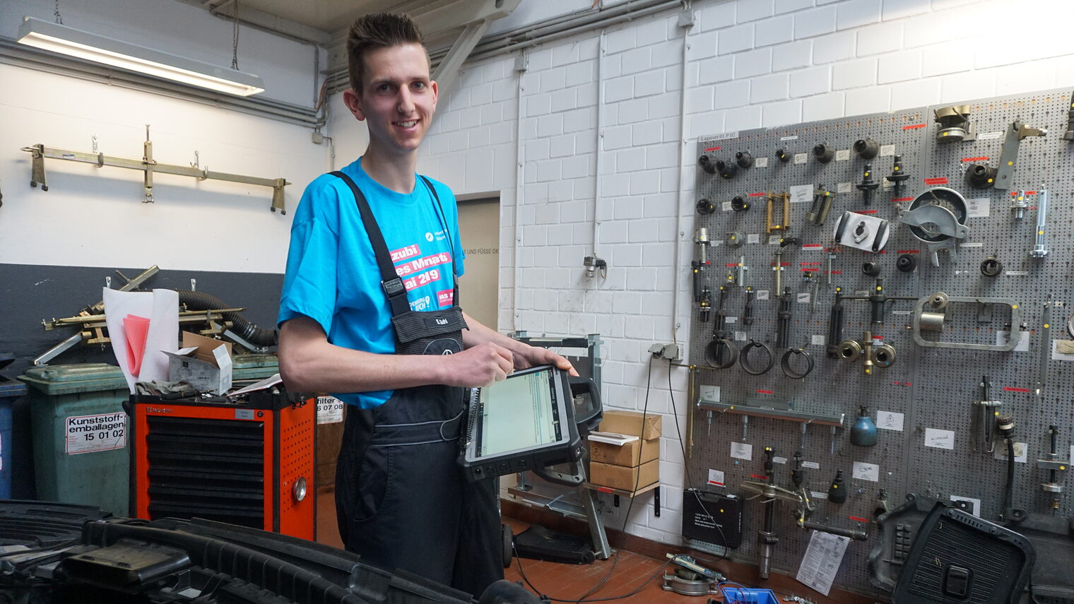 Stefan Guhl angehender Kfz-Mechatroniker bei der Endres GmbH & Co. KG in Oranienburg 