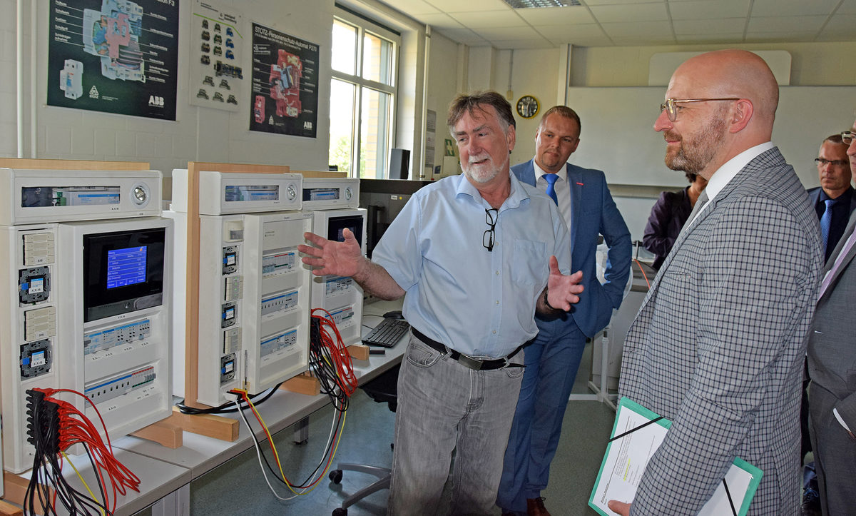 HWK_Besuch_Kralinski_ZfG