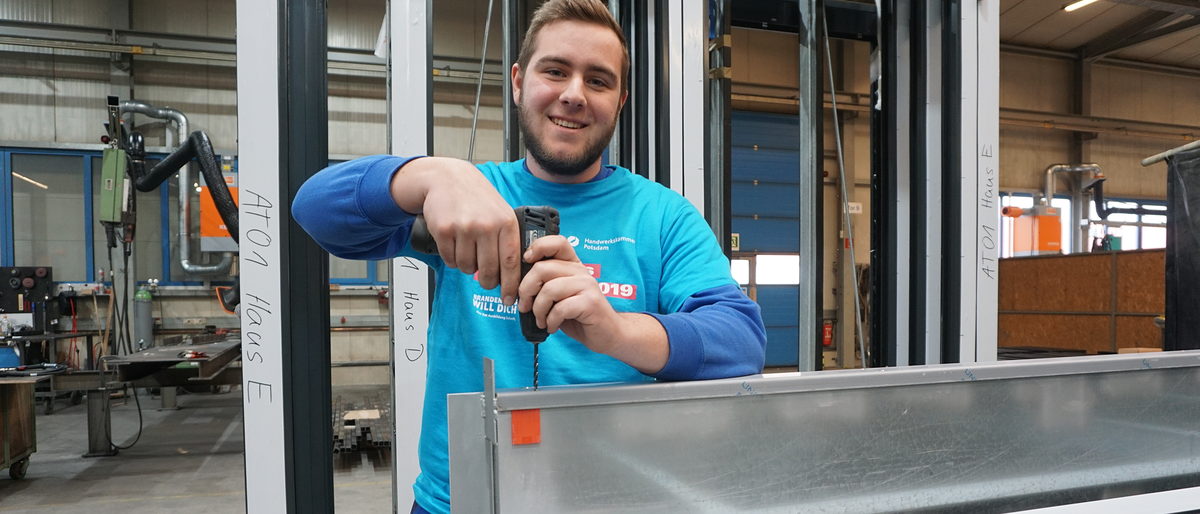 angehender Metallbauer Lukas Wunderlich angehender Metallbauer Lukas Wunderlich