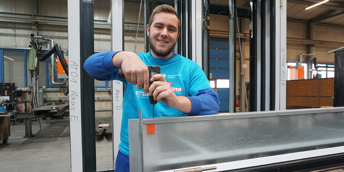 angehender Metallbauer Lukas Wunderlich angehender Metallbauer Lukas Wunderlich