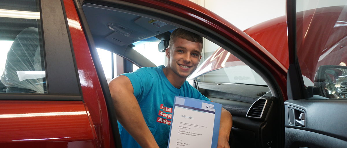 Nico Woitkowiak ist Azubi des Monats August der Handwerkskammer Potsdam Nico Woitkowiak ist Azubi des Monats August der Handwerkskammer Potsdam