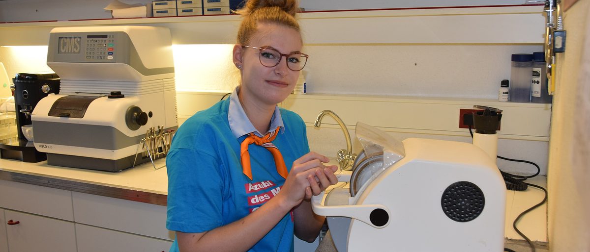 Angehende Augenoptikerin: Aylin Gramer ist Azubi des Monats Oktober 2020 Angehende Augenoptikerin: Aylin Gramer ist Azubi des Monats Oktober 2020