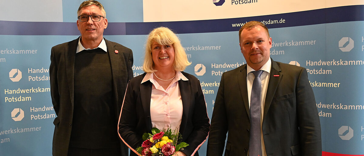 Neuer Vorstand von links: Der wiedergewählte Vizepräsident Thomas Erdmann, die neu gewählte Dörte Thie und der wiedergewählte Präsident Robert Wüst. 