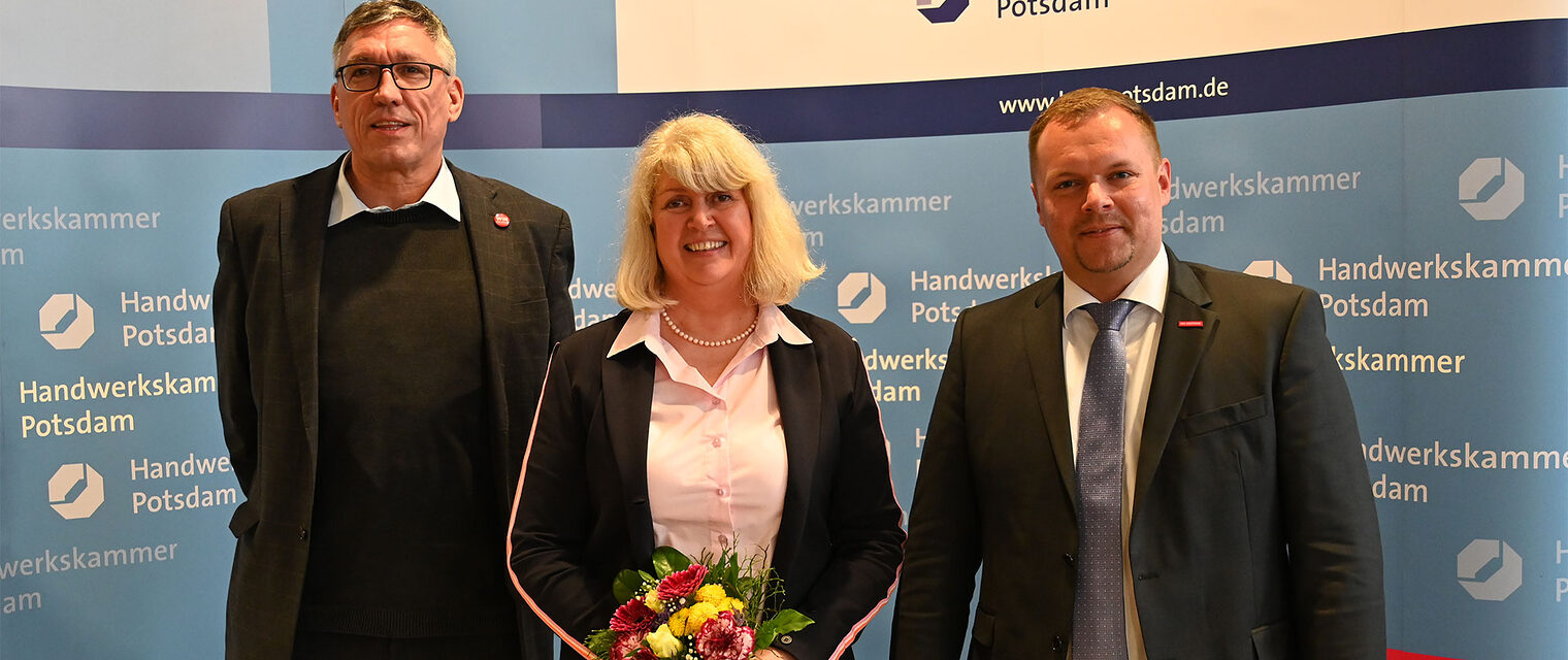 Neuer Vorstand von links: Der wiedergewählte Vizepräsident Thomas Erdmann, die neu gewählte Dörte Thie und der wiedergewählte Präsident Robert Wüst. 