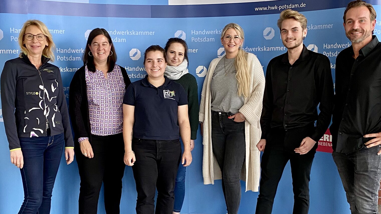 v.l.n.r. Petra Müller, Janet Kunau, Lisa-Marie Beelitz, Marta Ozboda, Marie Sievers, Jan Griepentrog, Bartholomäus Raschke