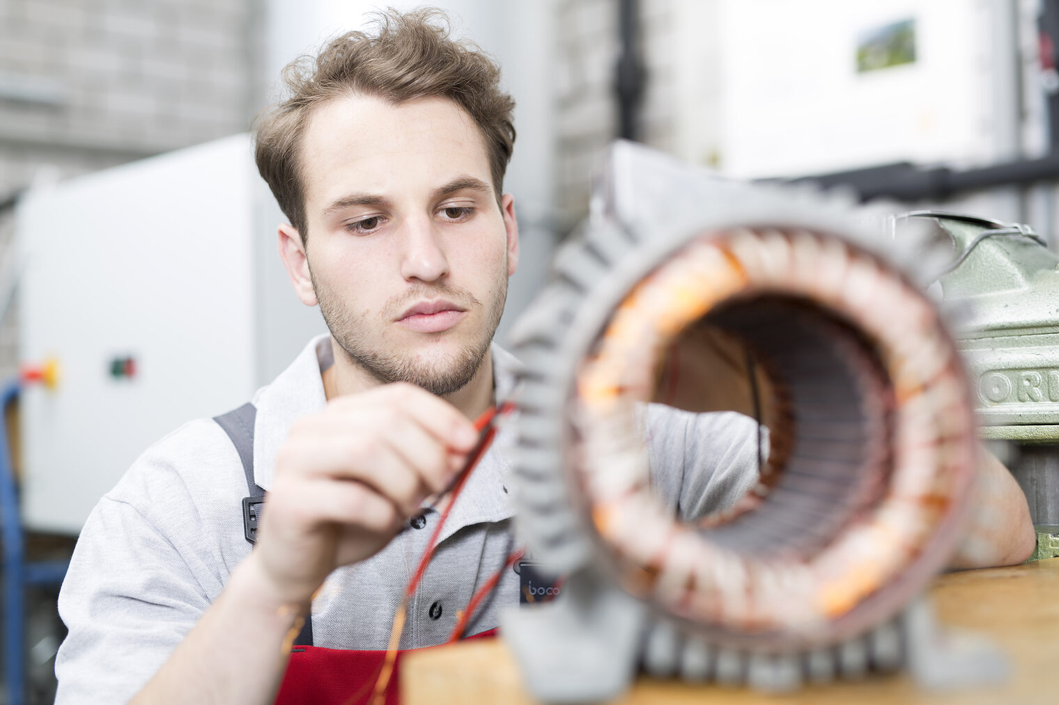elektroniker-fuer-maschinen-und-antriebstechnik-zveh_01