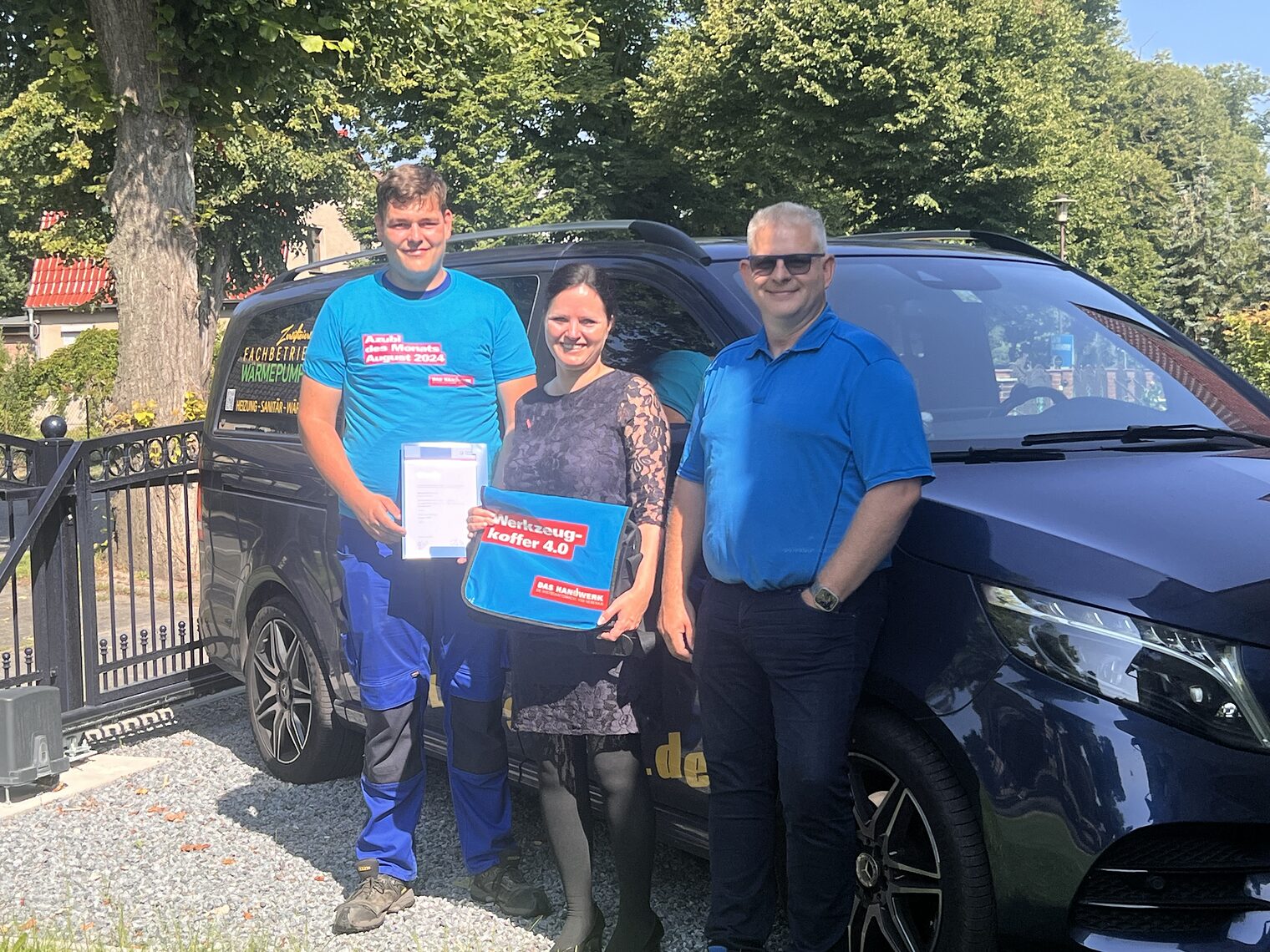 v.l.n.r.: Maximilian Rochow, Steffi Amelung, HWK Potsdam, Lutz Spring; GF Lutz Spring GmbH