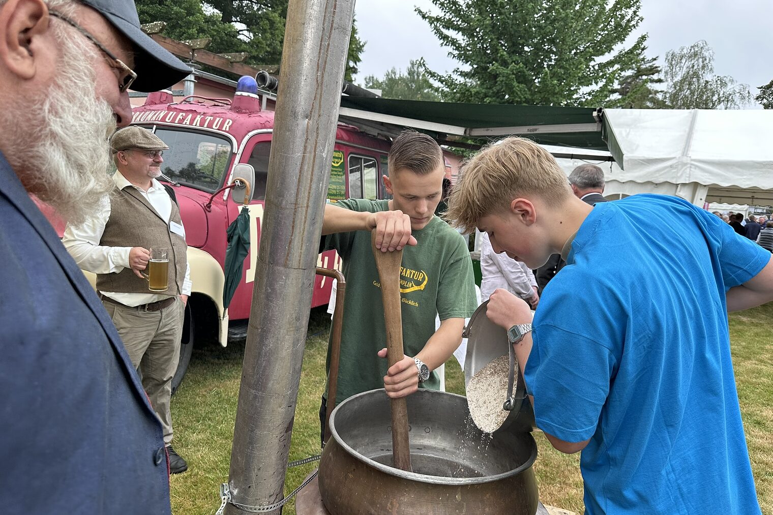 Handwerk Bierbrauer Gartenfest der Handwerkskammer Potsdam Braumanufaktur Potsdam